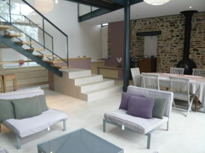 Гостиница Holiday Home La Gicquelière  Жуллувиль